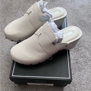 MIA Women's White Clogs